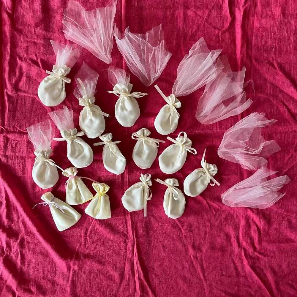 15 Elegant Cream Satin Gift Bags and tulle squares